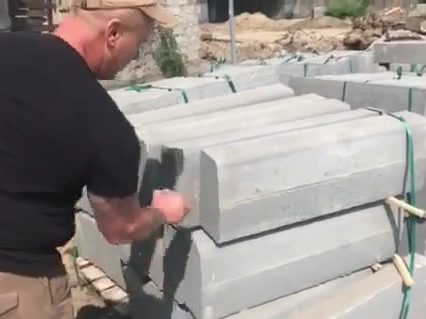 Бордюри мера Ужгорода Андріїва не витримують жодної критики (відео)