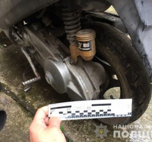 Тячівські поліцейські знайшли викрадений у місцевої мешканки мопед