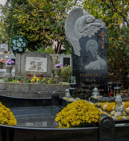 Стали відомі нові тарифи на ритуальні послуги в Ужгороді