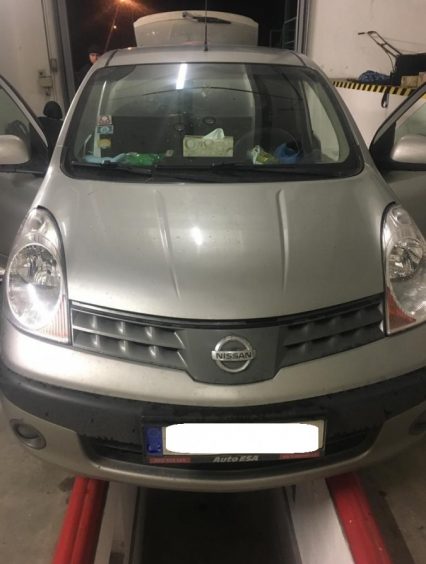 Тайник з цигарки виявили прикордонники в автівці співвітчизника (фото)