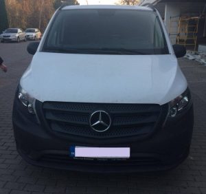 На кордоні затримали мікроавтобус «Mercedes Vito» з перебитим номером кузова та підробленими документами