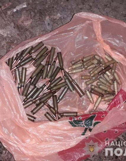 Поліцейські Ужгорода та Мукачева затримали торговців боєприпасами