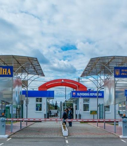 Відновлено пропускні операції у пунктах пропуску «Малий Березний» та «Малі Селменці»