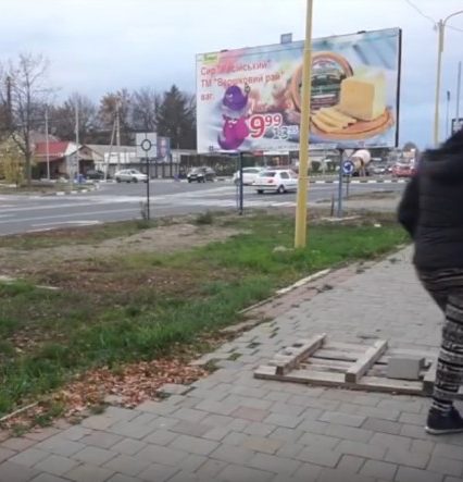 Ремонтували і покинули: влада Ужгорода завершує більшість об’єктів абияк (ВІДЕО)