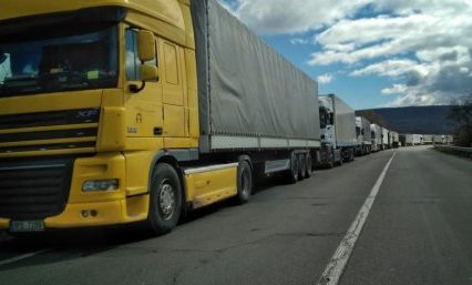 Найближчими днями черги з фур на Закарпатті мають суттєво поменшати