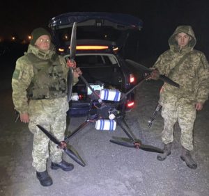 На Закарпатті поблизу кордону прикордонники затримали квадрокоптер (відео)