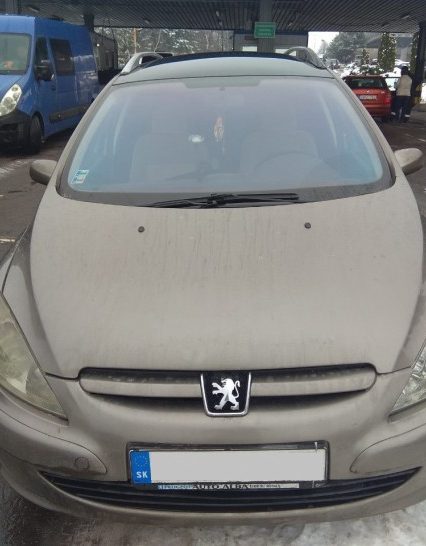 Викрадений у Словаччині «Peugeot» затримали прикордонники на Закарпатті