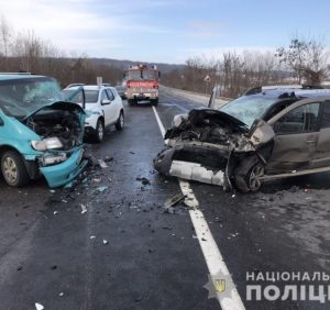 Автотроща на Ужгородщині: 7 осіб постраждало (фото)