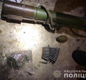 Закарпатські правоохоронці вилучили в ужгородця арсенал боєприпасів (фото)