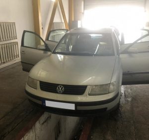 Контрабанда вихідного дня: угорець втратив автомобіль (фото)