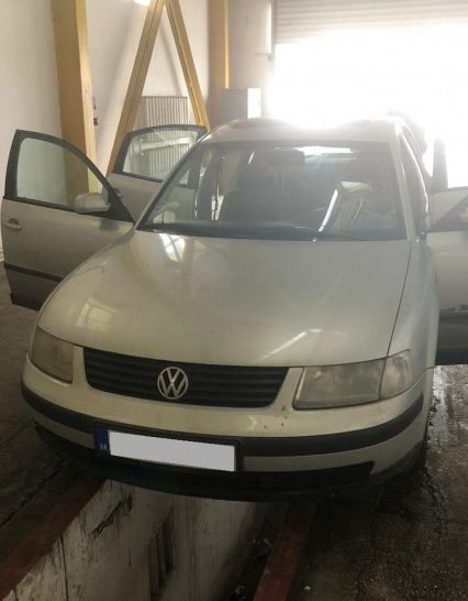 Контрабанда вихідного дня: угорець втратив автомобіль (фото)