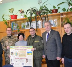 Лісівники Берегівщини «пішли в школу» разом із військовими