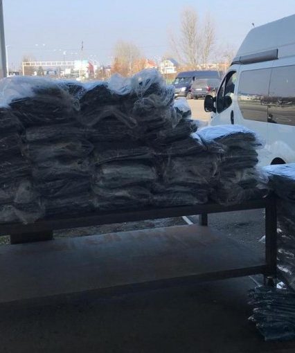 Українець ховав жіночі блузки від закарпатських митників: втратив і товар, і автомобіль