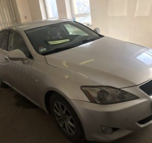 Українець, який мріяв заробити на цигарках, позбувся «Lexus» на Закарпатській митниці