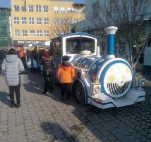 Від сьогодні на ужгородську «Палачінту» возить спеціальний паровозик (ГРАФІК)