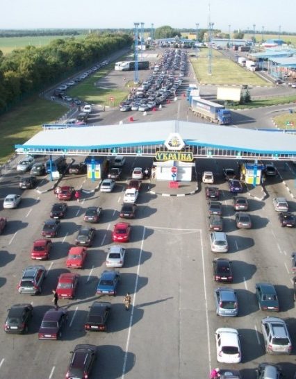 Туристичні та рейсові автобуси на Закарпатській митниці: коли і як слід їхати до ЄС