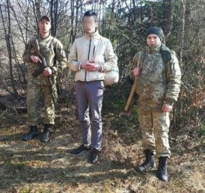 На кордоні з Польщею затримали угорця, що пробирався горами в Україну