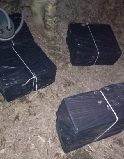 27 пакунків з контрабандним тютюном виявили прикордонники на Закарпатті