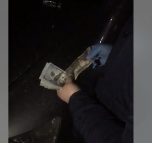 У Косові затримали закарпатських поліцейських нібито за викуп компрометуючих матеріалів (відео)