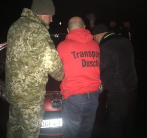 В Ужгороді прикордонники спільно з поліцією переслідували та затримали правопорушника-втікача (фото)