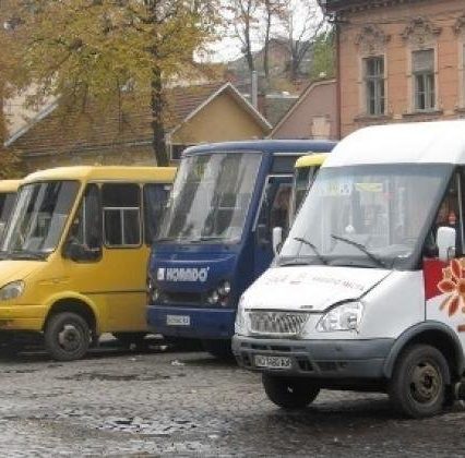 В Ужгороді проводять комплексне обстеження пасажиропотоків на міських маршрутах