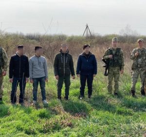 Закарпатські прикордонники затримали чотирьох нелегальних мігрантів