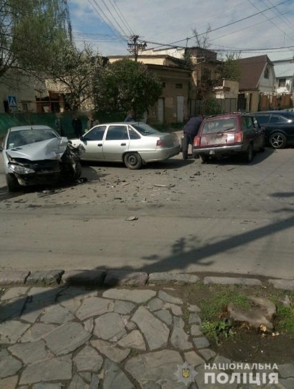 Ужгородські поліцейські розслідують потрійну ДТП з постраждалими малолітніми