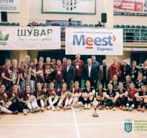 Гандбол: «Галичанка» та «Карпати» зіграли заключний матч й отримали медалі (відео)