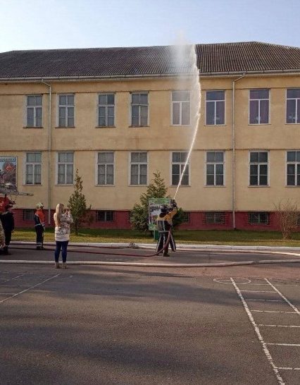 У закарпатському Чопі прикордонники та рятувальники вчилися локалізовувати надзвичайні ситуації (фото)