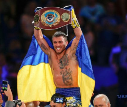 Ломаченко отримав пояс суперчемпіона WBO перед боєм із Кроллою