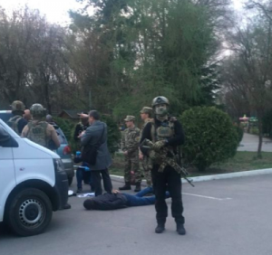 В ужгородському Боздоському парку працівники СБУ затримали членів злочинного угрупування (ФОТО)