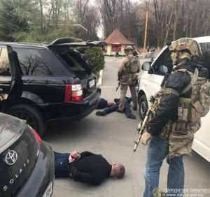 На Закарпатті затримано організовану групу зловмисників, які вимагали від ужгородки 30 тис дол США