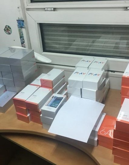 Контрабанду телефонів попередили на кордоні зі Словаччиною (фото)