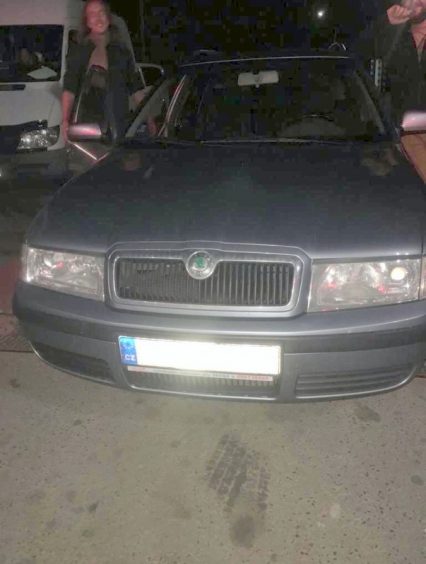 Прикордонники виявили зброю у чеха, який прямував на в’їзд в Україну (фото)