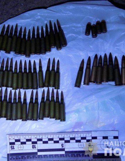 В Ужгороді поліцейські вилучили у двох чоловіків набої
