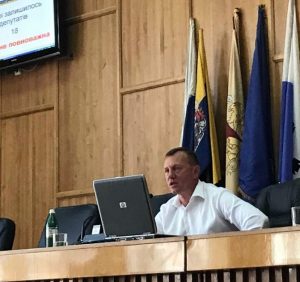 Мер Ужгорода збирається труїти комарів за допомогою авіації (відео)