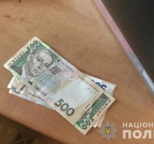 Іноземець не зміг підкупити працівника Перечинської поліції. Тепер відповідатиме
