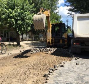 В Ужгороді ремонти вулиць, на які виділяються десятки мільйонів, перетворюються у звичайний вандалізм