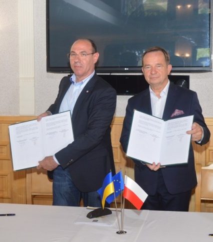 Прагнення розвивати і поглиблювати прикордонну співпрацю Закарпаття і Підкарпатського воєводства Польщі підтвердили Карпатські Дні добросусідства (ФОТО)