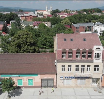 Мер Ужгорода Андрїїв продовжує перешкоджати підприємству, яке знаходиться поряд з його нерухомістю (відео)