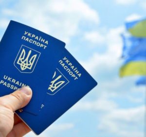 Отримати громадянство України впродовж 9 років намагається Карен Манукян (відео)