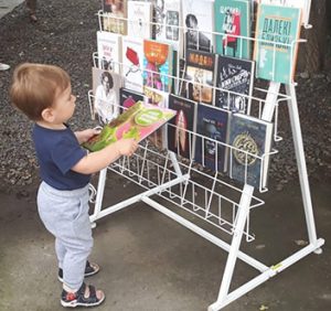 Ужгородців запросили до бібліотеки обміняти прочитані книжки на нові