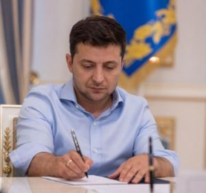 Володимир Зеленський підписав закон про скасування депутатської недоторканності