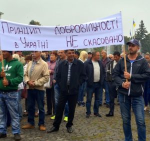 Розпач Адріївих: ні майна в центрі Ужгорода, ні земель для «піджаків» (фото, відео)