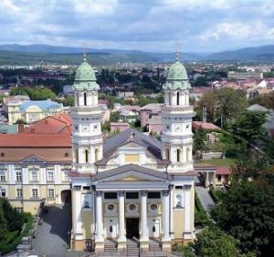 Відкрита екскурсія греко-католицьким Ужгородом відбулась у місті (відео)