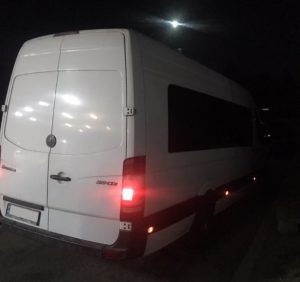 Закарпатські митники вилучили в українця автомобільні шини