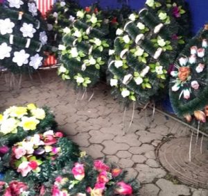 Де в Ужгороді торгуватимуть вінками та квітами