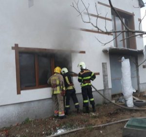 Виноградівські вогнеборці ліквідували загорання у новобудові (фото)