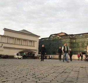 «Коронна» схема: як ужгородці залишились без реставрованої «Корони» та реконструйованої Театральної
