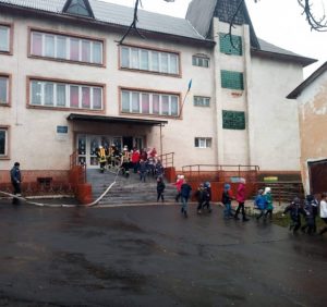 Закарпатські рятувальники контролюють стан протипожежного захисту об’єктів з масовим перебуванням людей